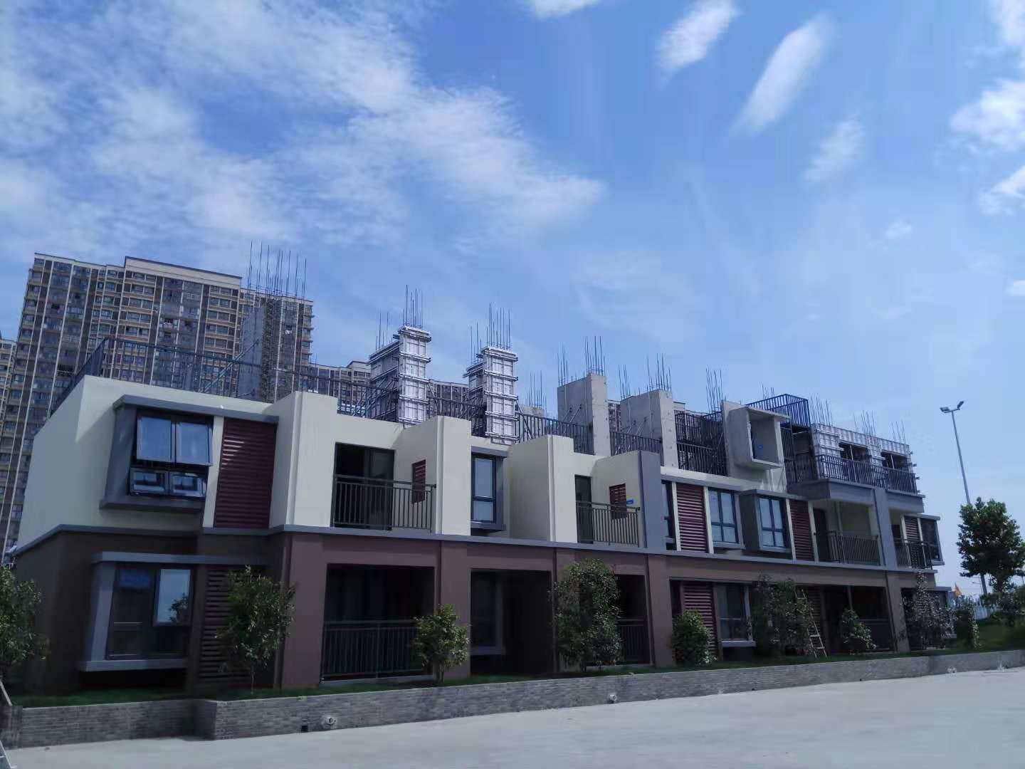 群心策力坚决完成虎丘C项目飘窗生产任务